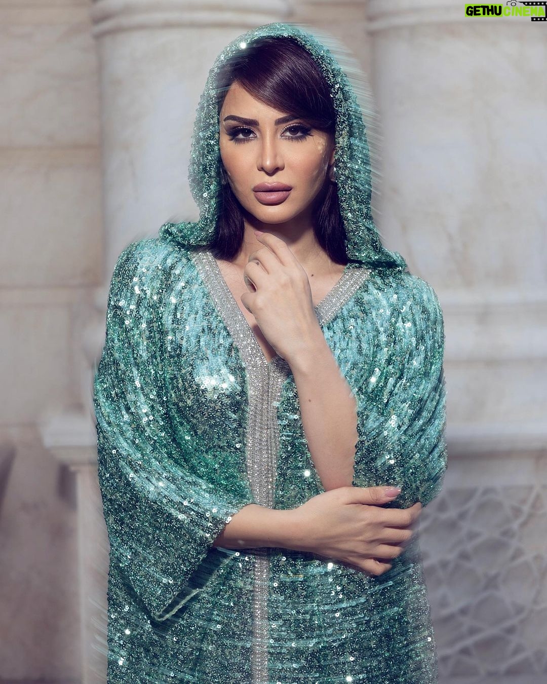 Mays Anber Instagram - معرفت شنو اكتب على هذا البوست 🥺شنو مقترحاتكم ؟؟؟