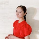 Mayu Hotta Instagram - ・ 映画『ある閉ざされた雪の山荘で』 公開記念舞台挨拶でした。 ありがとうございました！ 全員役者、全員容疑者🤫 スクリーンに映る全てが伏線です。 皆さんは見破れるでしょうか？ 昨日より公開しております。よろしくお願いします！ @tozayuki_movie