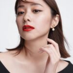 Mayu Hotta Instagram - ・ 新生クチュール リップスティック 「ルージュ ディオール」が登場しました🦋✨ 鮮やかな発色が美しく 優れたトリートメント効果で 長時間の撮影でも潤いが続くので感動しました。 皆さんはどの色がお好みですか？ 私は100S NUDE LOOK SATINが好きかなぁ♡ #ルージュディオール #PR