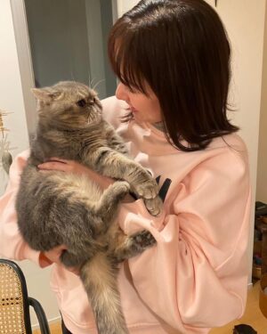 Mayu Hotta Instagram - ・
仲良くしてくれる
大好きなお友達…🐈♡
かわいすぎていつも帰りたくないよぉ