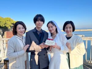Mayu Hotta Instagram - ・
たとえあなたを忘れても
ご視聴いただきありがとうございました。
楽しんでいただけましたでしょうか？
・
毎日、いろんなことが起こって
心が折れそうになったり
綺麗なことばかりじゃない人生に
難しさを感じることがあるかもしれません。
いくつもの課題と向き合う日々は、
周りと比べて、自分が小さくみえてしまったりするし。
でも、この作品に出てくる登場人物たちの
不器用でまっすぐな生き方に、、、
生きてる今の一瞬一瞬が大切で
無駄な日なんてないんだよなぁと
改めて気付かされました。
そして、あな忘チームの皆様にも大きな愛を
いただいた3ヶ月間でした🌞✨
本当にありがとうございました！
いつまでも、皆様の"記憶"に残り続ける
作品であれば嬉しいです。

@anawasu_abc
