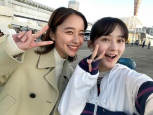 Mayu Hotta Instagram - ・
たとえあなたを忘れても
第6話の放送です🌛
茜ちゃんのこれまでのお話や
美璃の抱えるトラウマ。
それぞれが過去の自分を
大切な一部として受け入れ、
向き合う姿が本当に美しいです。
そして、美璃のオリジナル曲も完成するよ☺️
愛でいっぱいの物語。今夜も届きますように

可愛い可愛いめいちゃんと📸💓
@anawasu_abc