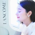 Mayu Hotta Instagram - ・ LANCÔMEの大人気化粧水 「クラリフィック デュアル エッセンス ローション EX」が 3月1日にリニューアル🫧🩵 どんな肌質の人にもオススメできる 保湿と角質ケアを両立できる嬉しいアイテム！ 私は、塗ったあとの心地よさや 肌への浸透力にとても驚きました。 これから更に、日差しが強くなる季節なので 自分の肌としっかりと向き合っていきたいです！ 既に、店頭にてサンプリングを実施しているそうなので、 この機会に皆様も店頭へ足を運んでみてね~☺️ @lancomeofficial #クラリフィック #lancomeskincare, #化粧水以上 #ランコム #PR