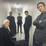 Mayu Matsuoka Instagram - 映画「愛にイナズマ」 公開中です つきたくない嘘をついて わかってないふりをして そんな自分も許せなくて 夢も誇りも盗まれて 納得どころか理解もできなくて 頼れる人なんていないんだけど、 そういえばあいつらがいたな、 そんな映画です。 池松壮亮さんの言葉を借りると 明日への反逆アフターコロナファミリーラブコメです（本気） ひとりじゃないよ わたしも同じこと思ってるよ そんなふうにそばにいてくれる相棒のような映画です ひとりでも マブダチとでも 恋人未満の人とでも もしかしたら家族とも 映画館でおっきな愛とイナズマを 受け取っていただけたらうれしいです。 #愛にイナズマ #石井裕也　監督 写真は舞台挨拶直前の かっちょいい5名🐦‍⬛