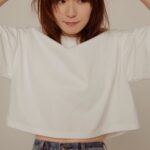 Mayu Matsuoka Instagram - はじめての本を出すことになりました🎂！ タイトルは「ほんまつ」です。 大好きな、大切な方たちに たくさんご協力をいただいて 幸福な本ができました。 表紙は太賀が撮ってくれたもの。 2人で歩いた1日の写真が 中ページに📕 #仲野太賀 2枚目はファッションページから 包まれたりかぶせたり おかしみのあるページになりました #尾身沙紀　さんの撮影♡ 本の中身については またちょこちょこ お話しさせてください イベントやグッズも準備中なので この秋冬はみなさまに感謝を伝える機会が多そうで、うれしい！ 予約特典のついた先行予約が Amazonにて始まってます。 ぜひ見てみてください🌼 #ほんまつ #扶桑社　さんから！