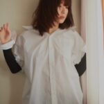 Mayu Matsuoka Instagram - 今日発売の週刊文春 原色美女図鑑に 載せてもらっています 窓の外では雪が降り しっとりじんわり みんなで集中した数時間 見かけたらぜひ😊