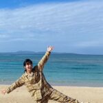 Mayu Matsuoka Instagram – 新しくなった金麦のオフ！は
エメラルドーーーーーーーッ
なのです。
清々しいパッケージに癒されながら
お家でゆっくり乾杯してオフりましょう😊

#今日もおつかれさまでした
#明日もほどほどにがんばろう
#金麦のオフ は
#エメラルドだねえ
#沖縄で撮ったよ
#海でパジャマは初体験でしたが
#最高でした😉