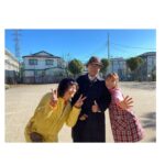 Mayu Matsuoka Instagram - 新国立劇場で上演中の「日本の歴史」 観劇しました👁. 初演のときも、 足の親指からゾワゾワゾワっと 興奮が全身を渦巻きました　が さらにパワーアップしていた😆！ 汗かなんかでマスクはビチョ濡れ また観たい！ #写真はアマゾンプライムビデオで配信中の #誰かが見ている #撮影時のものです　🎥 #🎋 #だわね〜 #浴衣のお子さんをちらほら見かけた #出店いっっぱいの #お祭り行かせてあげたいね