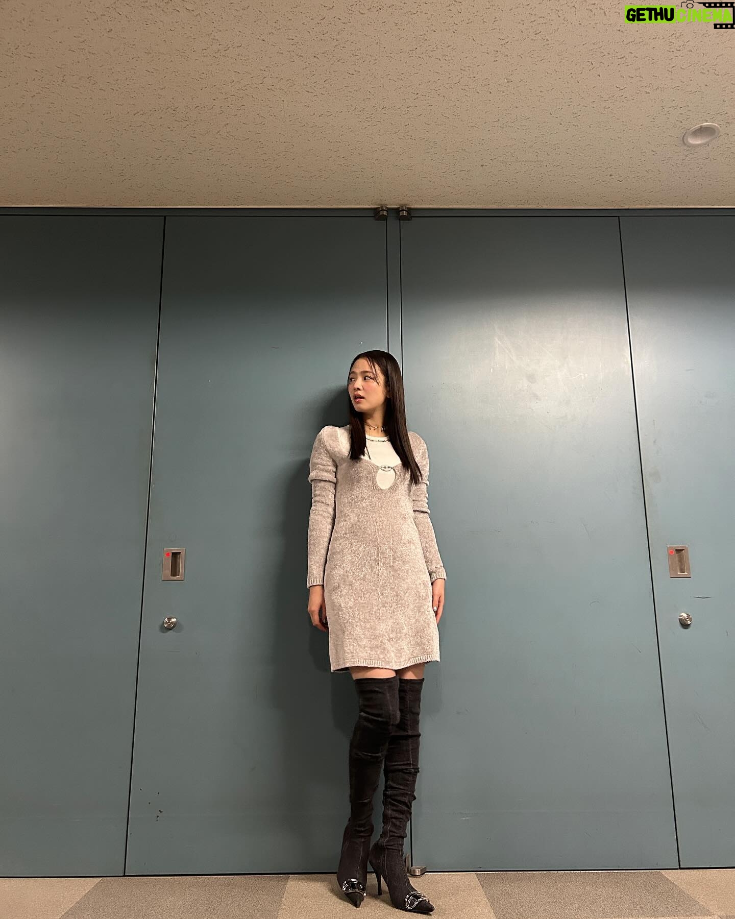 Mayuu Yokota Instagram - 今月もラヴィット!ありがとございました🐶🤍 今日は初めて眼鏡なんてかけてみました笑