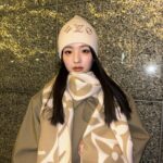 Mayuu Yokota Instagram - みんなもあったかくしてね？ Thank you♡。∙♥ @louisvuitton #sponsored