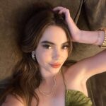McKayla Maroney Instagram – Merry Christmas Eve from my couch to yours 🍪🎄🕊🎁✨ 🦌