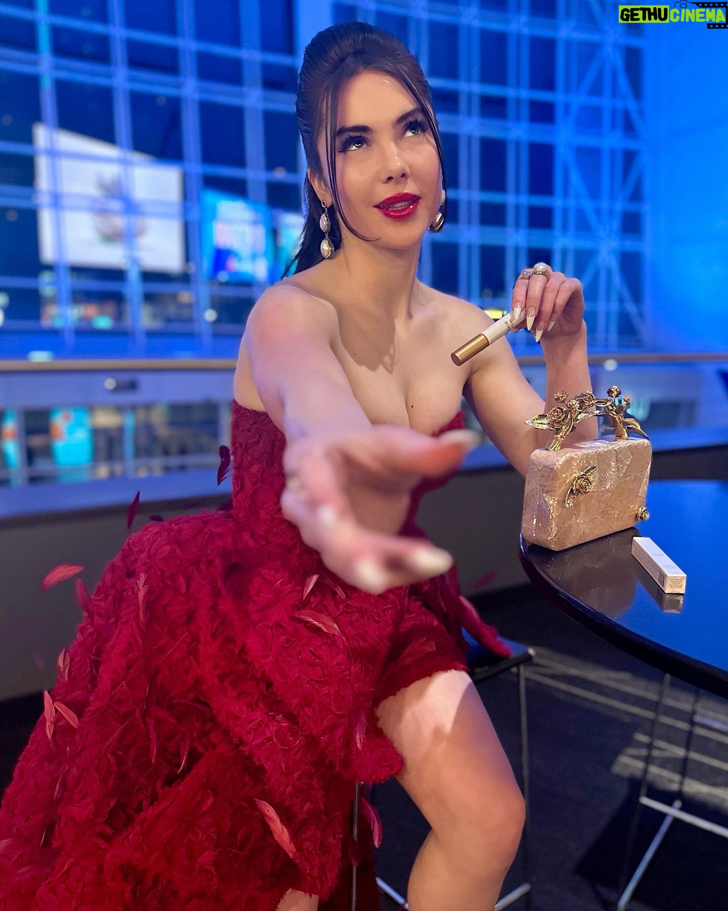 McKayla Maroney Instagram - Had fun at Grammys tonight! Actually that’s a lie — Sam’s Smiths performance was definitely demonic and I had to rebuke it in Jesus name 😂 Tbh, events like these stress me out, but I had to be here under contract 🤷♀️🤷♀️✨ Good news is that God is good, and he is always good. We are called to be lights among darkness! “You are the light of the world. A town built on a hill cannot be hidden. Neither do people light a lamp and put it under a bowl. Instead they put it on its stand, and it gives light to everyone in the house. In the same way, let your light shine before others, that they may see your good deeds and glorify your Father in heaven. Mathew 14-16 Lip gloss by @miage_skincare was in every Grammy gift bag 💄✨ Dress by @sophiecouture Shoes by @jessicarich Handbag: @emmkuony Rings: @haverhillcollection Hair and make up by @blondiie_steph Styling by @toshastyledit