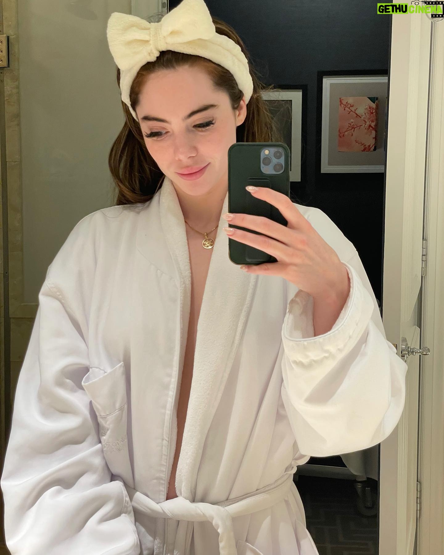 McKayla Maroney - 63.9K Likes - Airplane mode type of night lol
but I’m curious.. What does self care mean to you?
🧖♀️🛁✈️🤍
For me it means turning down other peoples noise, and tuning into myself. That in itself is a skill I’ve been working on for a while.
Sometimes I need to reflect, and talk to God, and sometimes I just need to laugh and dance around. Mental health is yours to refine and define!!!
We’re approaching the holidays aka “The Season of Giving” but if you’re not feeling happy and full within yourself how do you expect to give fully and completely to others?!?!?!
The joy of giving is in expecting nothing back!! When your heart is full it feels good to want nothing back but someone’s happiness.
So if you’ve been feeling empty, or drained I encourage you to dive deeper into yourself. Turn down other people’s noise, and listen closely to your own. What do you need? A little self care goes a long way my dear friend, and you deserve nothing but the best. 😘💌
I hope this all made sense 🤣
Wishing you a heart full of joy this evening. Best, M ✨
#selflove #selfcare #selfcaresunday