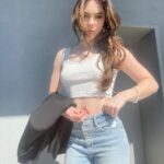 McKayla Maroney Instagram - Trying with this jacket, but business attire still feels like a competition leotard for me. #gymnastproblems 🤸‍♀️ 🤷‍♀️