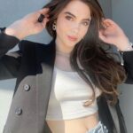 McKayla Maroney Instagram - Trying with this jacket, but business attire still feels like a competition leotard for me. #gymnastproblems 🤸‍♀️ 🤷‍♀️