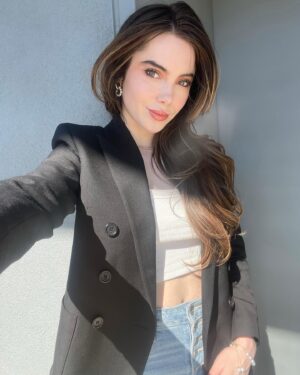 McKayla Maroney Instagram - Trying with this jacket, but business attire still feels like a competition leotard for me. 

#gymnastproblems 🤸‍♀️ 🤷‍♀️