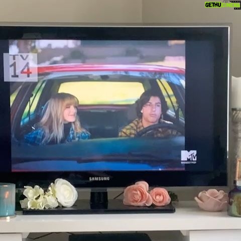 Mckenna Grace Instagram - 😭TIMES SQUARE!!! thank u @mtv this is really so cool🖤watch my new video for 'You Ruined Nirvana' all day today on @MTV Live MTVU