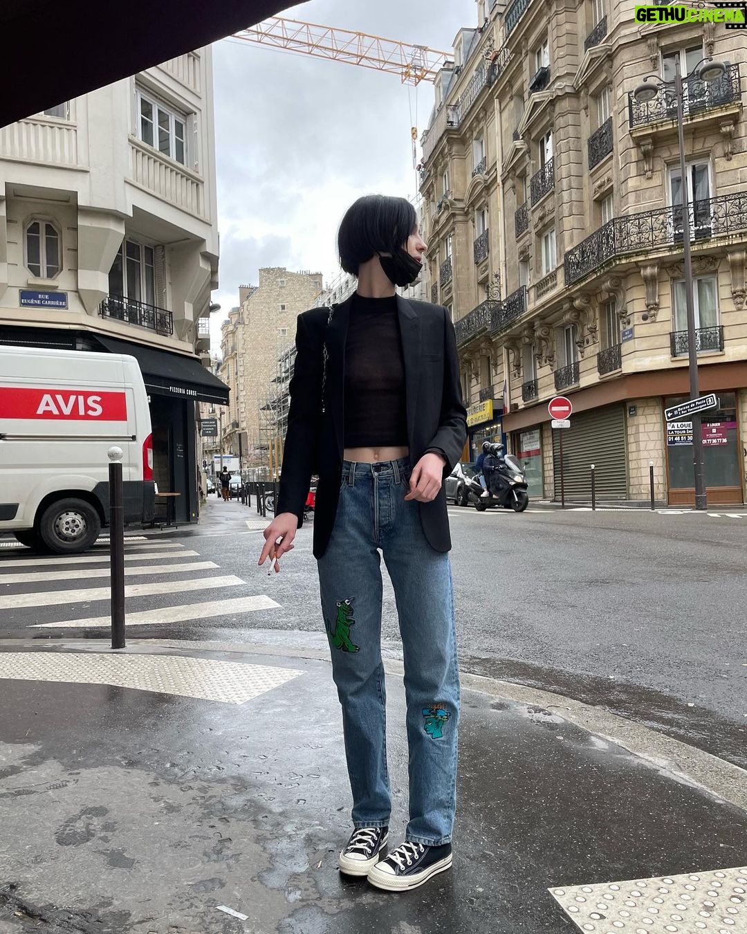 Meadow Walker Thornton-Allan Instagram - 🦖