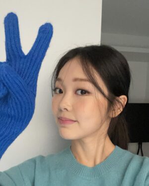 Meenoi Instagram - ♥happy merry christmas♥
보내세요 사랑합니다