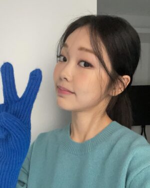 Meenoi Instagram - ♥happy merry christmas♥
보내세요 사랑합니다