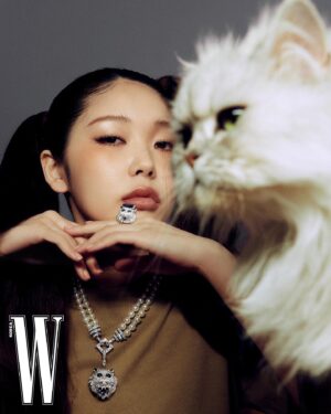 Meenoi Instagram - @wkorea 
🍵🫶🏼
@boucheron