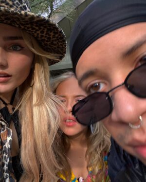 Meg Donnelly Instagram - happy halloweeeener pls keep a eye out for seeeelener 👁🍂👁
