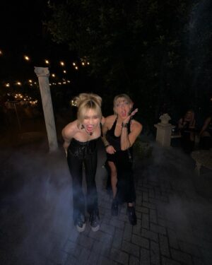 Meg Donnelly Instagram - halloweewee hellowiener weeerrrrro wee we (what is halloween ahahaha pls) (help)
