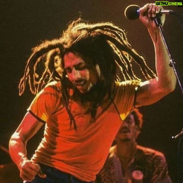 Meg Donnelly Instagram - “You never know how strong you are, until being strong is your only choice.” - Bob Marley, my inspiration. ♥︎ᴗ♥︎ #BLM Be Strong. Be Loud. Stand Up.