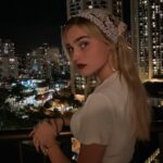 Meg Donnelly Instagram - this look is inspired by larry the lobster. #burnt #ttylxox