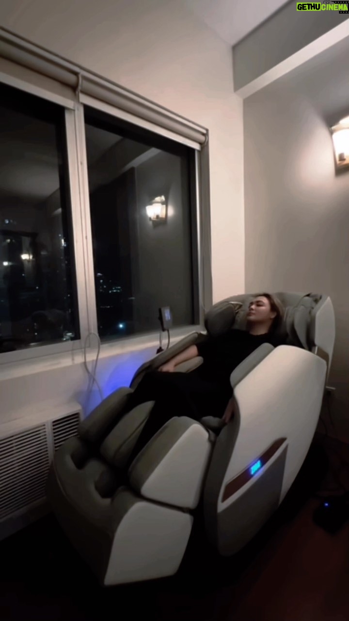 Meg Imperial Instagram - I finally got my ZION KING massage chair from @zion.philippines. I love that it has an AI massage chip which automatically detects tension and adjusts the massage and pressure right for my needs.