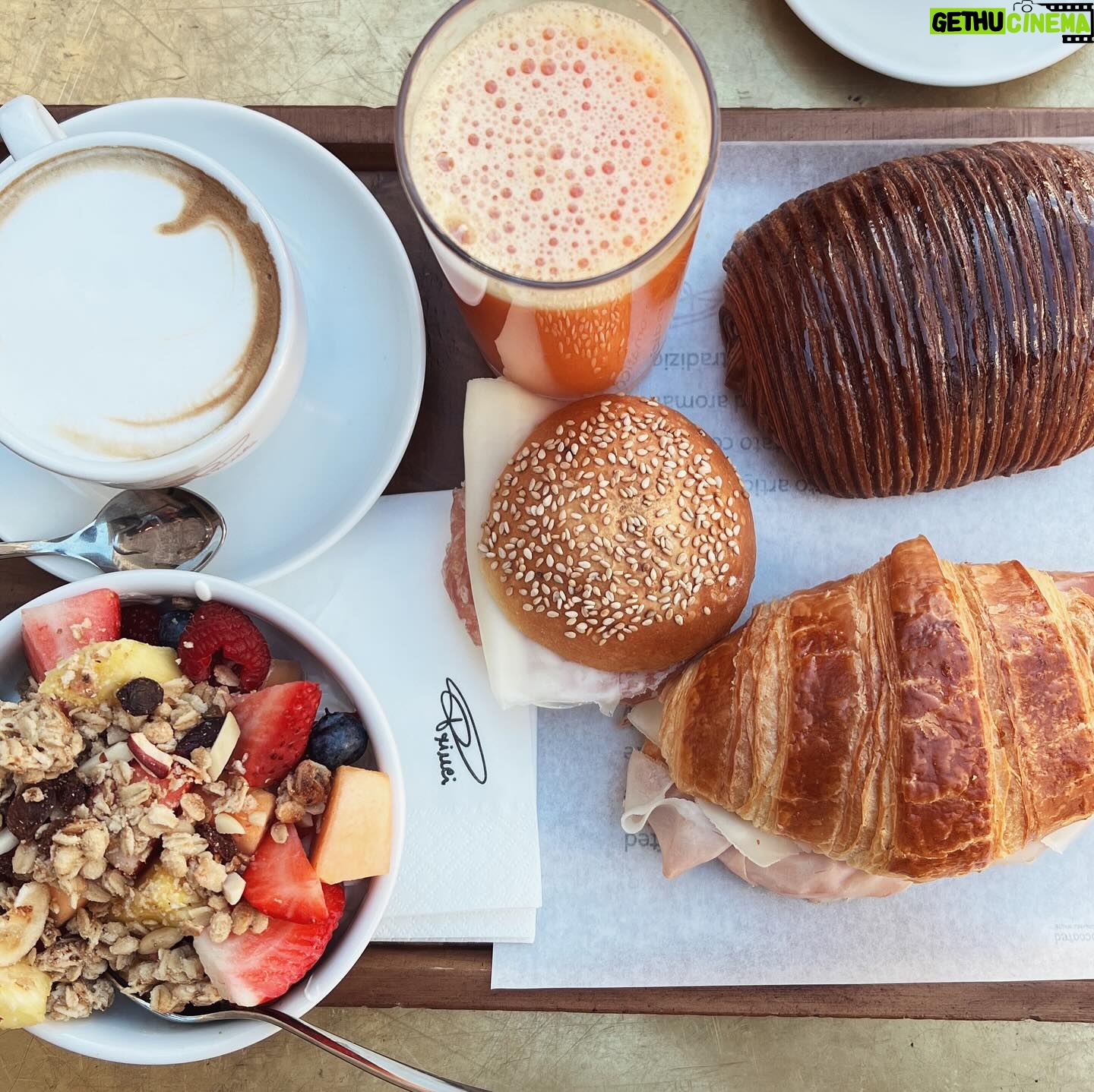 Meg Imperial Instagram - My favorite breakfast place in Milan so far. ☕️ 🥐 🍓