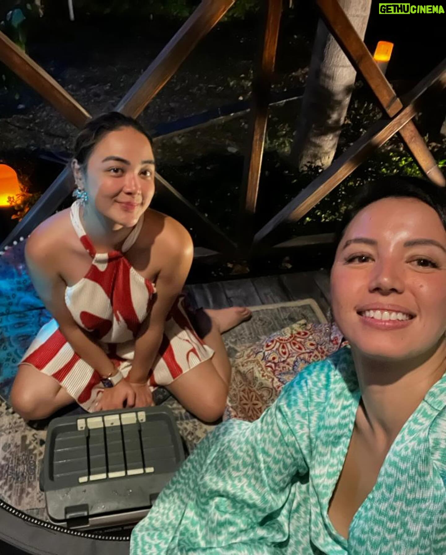 Meg Imperial Instagram - Christmas 🎄 is such a joyous time! It’s not always about grand celebrations and excessive indulgence. Sometimes, the true happiness lies in the beauty of simplicity. The company of dear friends 👯♀️who truly understand you is what makes this season so special. Whether it’s engaging in playful activities, sharing laughter, or even teasing each other, there’s nothing quite like letting loose, having a few drinks, and being utterly silly together. These moments, shared and cherished, are truly priceless! 💋 • thanks for the photos @coco.natty 💕 #meggoesto #calataganbatangas #Christmasparty
