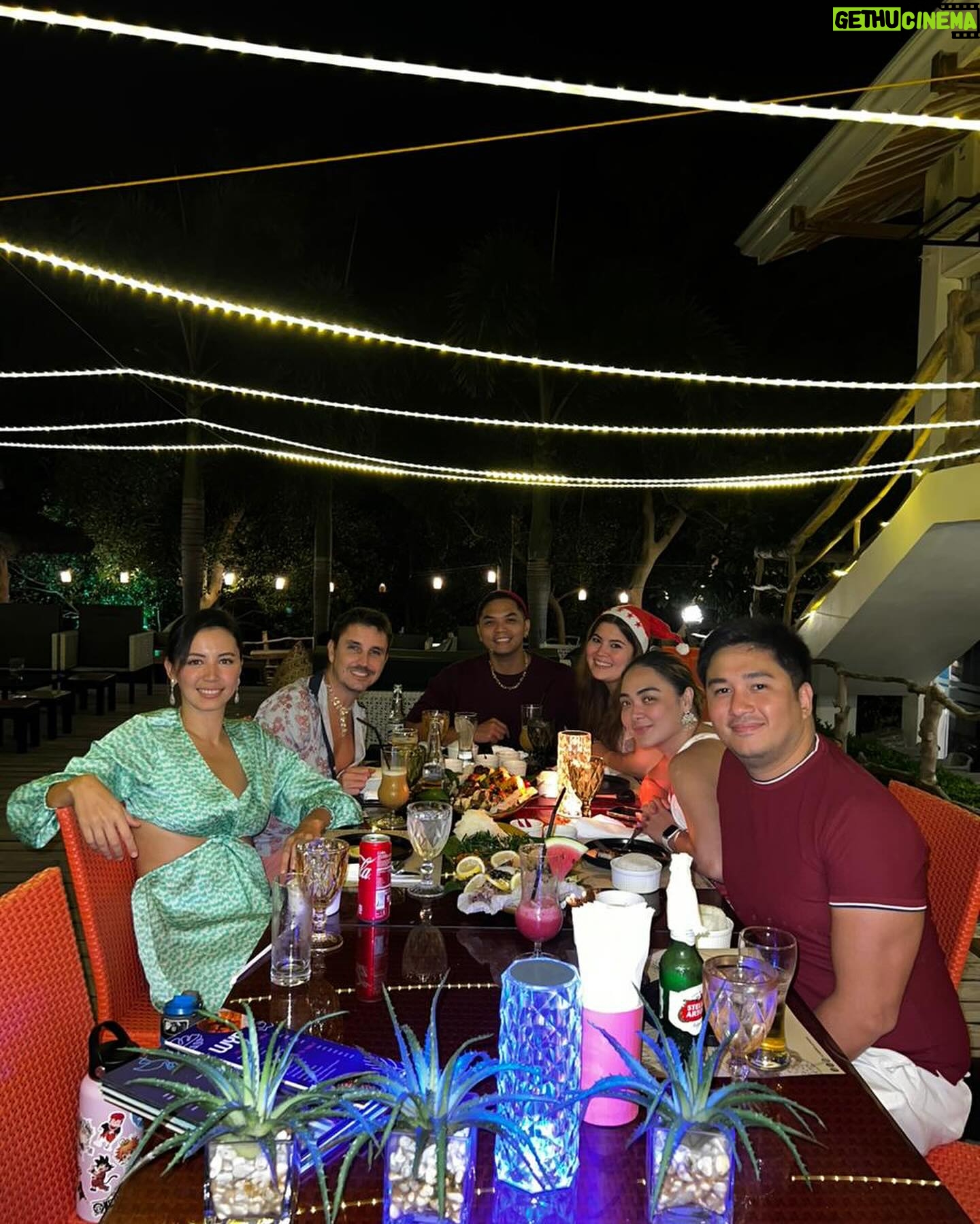 Meg Imperial Instagram - Christmas 🎄 is such a joyous time! It’s not always about grand celebrations and excessive indulgence. Sometimes, the true happiness lies in the beauty of simplicity. The company of dear friends 👯♀️who truly understand you is what makes this season so special. Whether it’s engaging in playful activities, sharing laughter, or even teasing each other, there’s nothing quite like letting loose, having a few drinks, and being utterly silly together. These moments, shared and cherished, are truly priceless! 💋 • thanks for the photos @coco.natty 💕 #meggoesto #calataganbatangas #Christmasparty