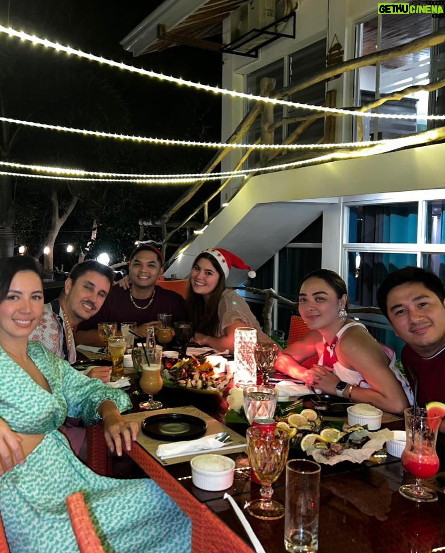 Meg Imperial Instagram - Christmas 🎄 is such a joyous time! It’s not always about grand celebrations and excessive indulgence. Sometimes, the true happiness lies in the beauty of simplicity. The company of dear friends 👯♀️who truly understand you is what makes this season so special. Whether it’s engaging in playful activities, sharing laughter, or even teasing each other, there’s nothing quite like letting loose, having a few drinks, and being utterly silly together. These moments, shared and cherished, are truly priceless! 💋 • thanks for the photos @coco.natty 💕 #meggoesto #calataganbatangas #Christmasparty