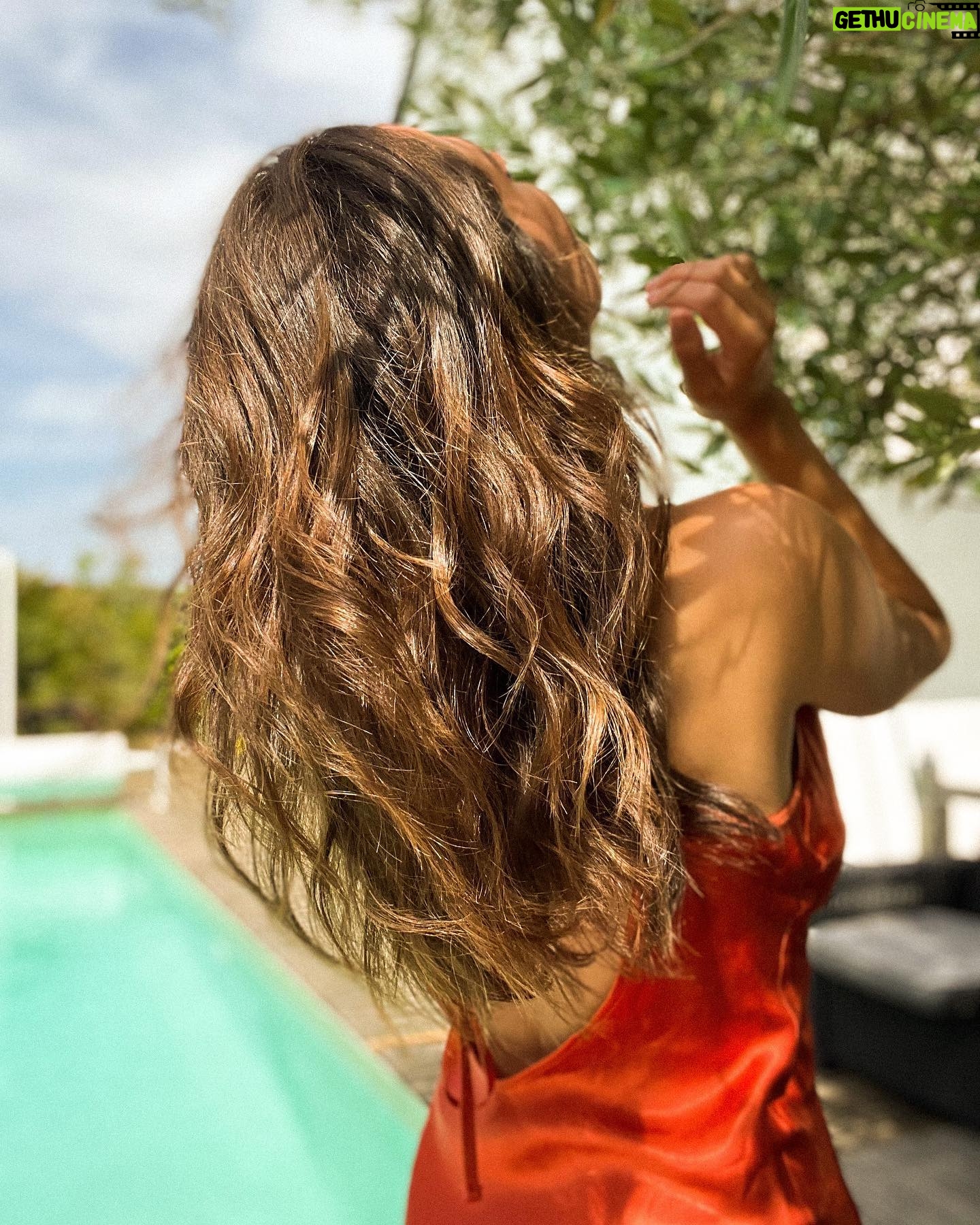 Meg Verschelle Instagram - T'as su être la personne qui a éclairci le sombre en moi ❤️