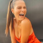 Meg Verschelle Instagram - Seul l’amour peut garder quelqu’un vivant ❤️💯