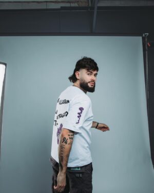 Meg Verschelle Instagram - NOUVELLE COLLECTION LOCKD DISPONIBLE à 21h 🔥
Petit shooting avec la team pour fêter ça 🥰
N’hésitez pas à vous faire plaisir 🛒
@lockd_clothing 
➡️ https://lockdshop.com
ou lien en bio