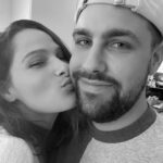 Meg Verschelle Instagram – 11 ans 🖤
Quelques années plus tard, des rides en plus mais l’amour reste intact. 
C’est fou tout ce qu’on a vécu et parcouru ensemble. Déjà 11 ans que tu fais partie de ma vie. 
Merci d’être là, de m’aimer plus fort chaque jour. 
Je suis la plus heureuse à tes côtés. 
First love and last. 
IXIMMX 🤍
Le meilleur reste à venir. 🤫🤍