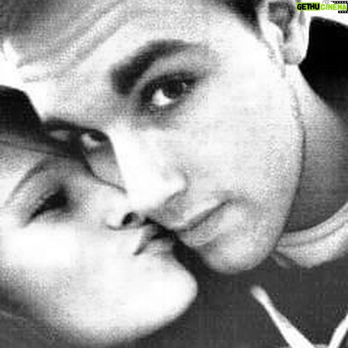 Meg Verschelle Instagram - 11 ans 🖤 Quelques années plus tard, des rides en plus mais l’amour reste intact. C’est fou tout ce qu’on a vécu et parcouru ensemble. Déjà 11 ans que tu fais partie de ma vie. Merci d’être là, de m’aimer plus fort chaque jour. Je suis la plus heureuse à tes côtés. First love and last. IXIMMX 🤍 Le meilleur reste à venir. 🤫🤍