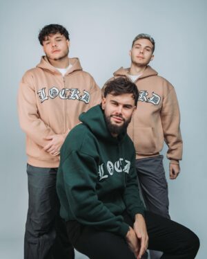 Meg Verschelle Instagram - NOUVELLE COLLECTION LOCKD DISPONIBLE à 21h 🔥
Petit shooting avec la team pour fêter ça 🥰
N’hésitez pas à vous faire plaisir 🛒
@lockd_clothing 
➡️ https://lockdshop.com
ou lien en bio