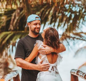 Meg Verschelle Instagram - J’irai où tu iras 💕🌴
Merci pour tout ces moments mon v. 
Je t’aime du plus profond de mon cœur 💯🤍