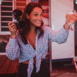 Meg Verschelle Instagram – Cheers and thanks 🥂 faites ce qu’il vous plait dans la vie et faites de votre vie un rêve ✨. Merci pour vos retours sur mon nouveau son « disquette » 💾☀️ je fais ça avec passion, c’est ce que j’aime le plus et je partage tout avec vous. 😍

@auroretp 📸