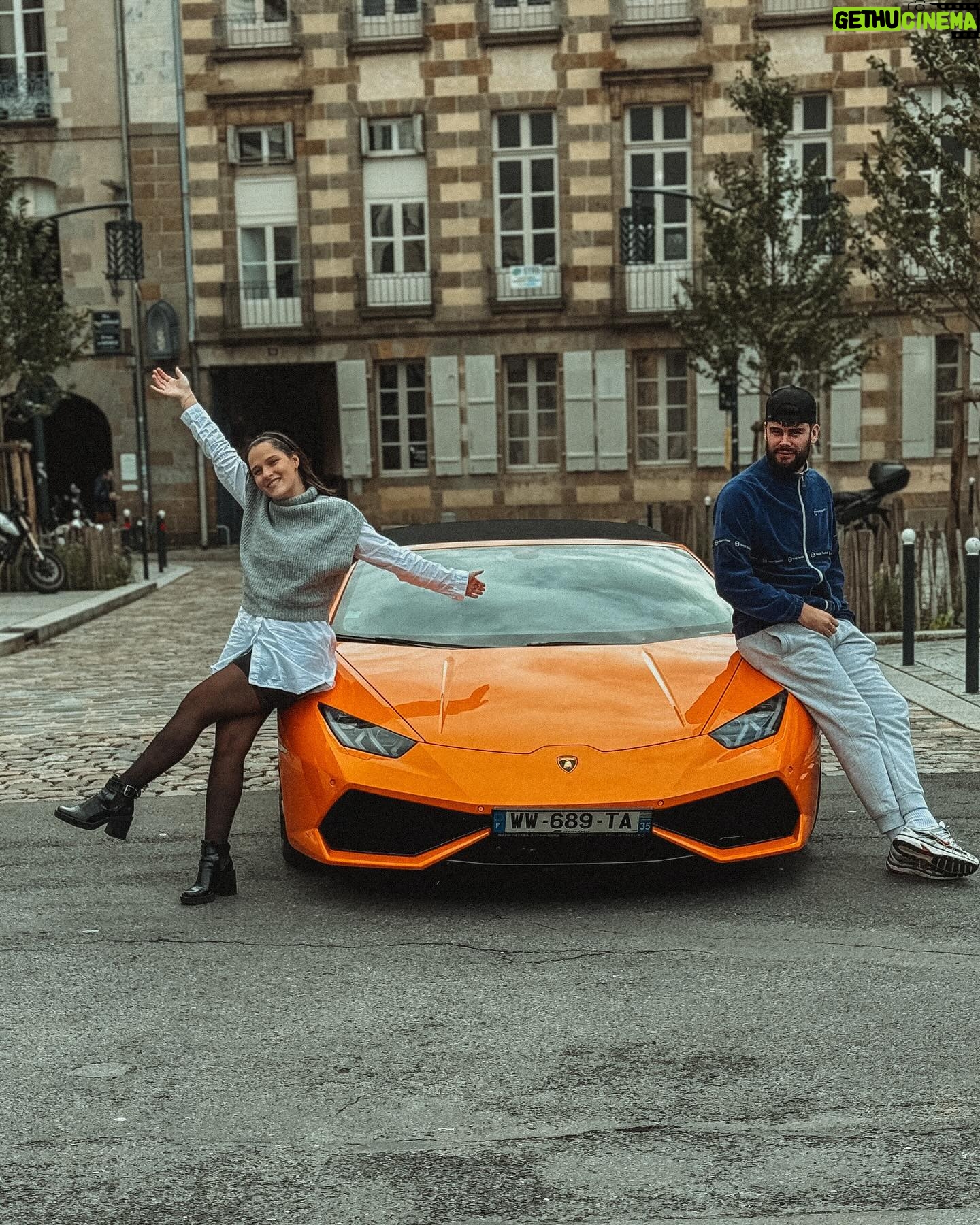 Meg Verschelle Instagram - 🔸 les deux zouaves en Lamborghini ! 🔸 L’épisode est sur ma chaîne YouTube 🤫 🚗: de chez @arperformancefr