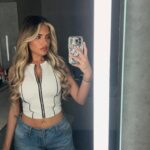 Megan Barton Hanson Instagram - Loose Curls and baggy jeans 💙