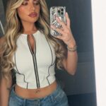 Megan Barton Hanson Instagram - Loose Curls and baggy jeans 💙