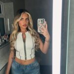 Megan Barton Hanson Instagram - Loose Curls and baggy jeans 💙