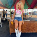 Megan Moroney Instagram - 💘 two stepped down to texas