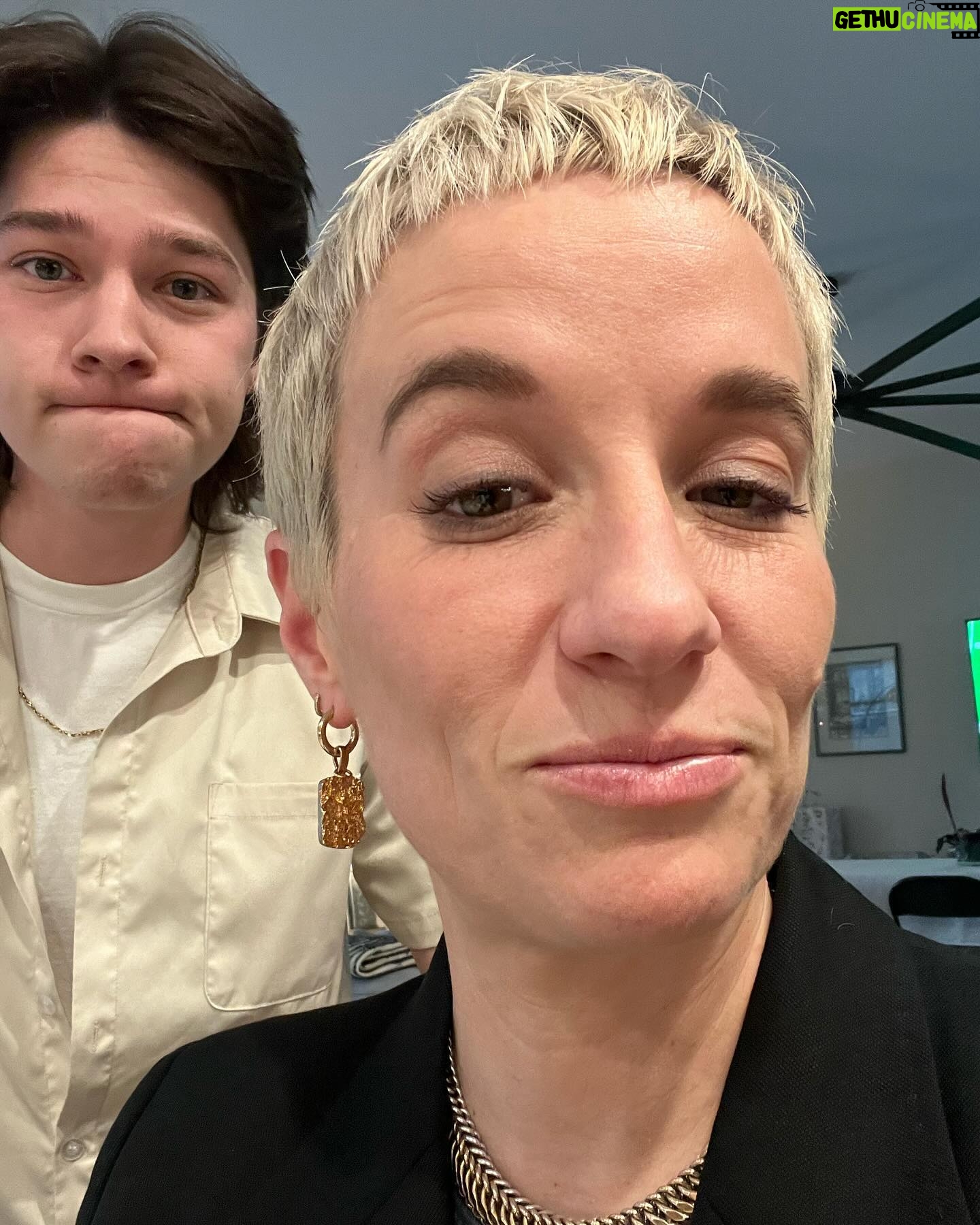 Megan Rapinoe Instagram - just a lil holiday ❤️🎄