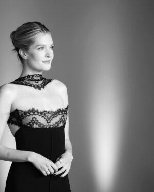 Meghann Fahy Instagram - @academymuseum gala 🖤