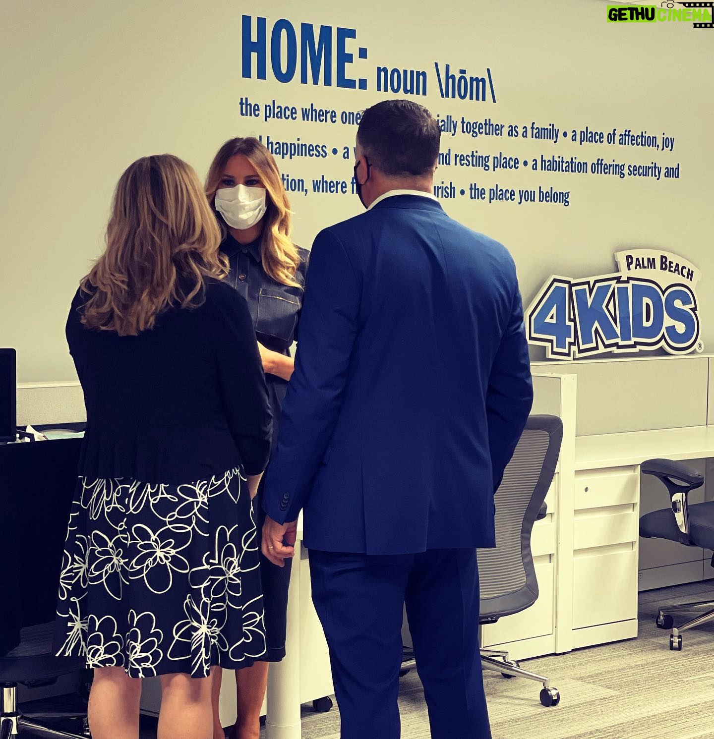 Melania Trump - 38.6K Likes - Thanksgiving is about gratitude, reflection, & giving back to our communities. Thank you @4kids.us for showing me the wonderful network you have built to support our Nation's children. Your work is inspirational & essential to helping those in need.
#HappyThanksgiving